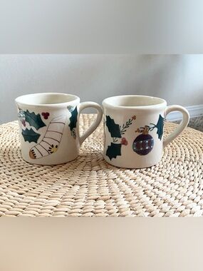 2 VTG 1982 Hartstone Pottery Christmas Traditions Mugs Gingerbread Man Stocking